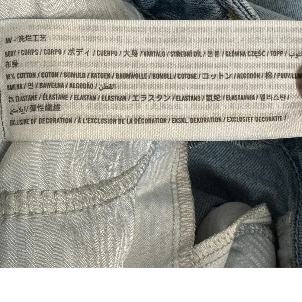 Hollister Ultra High-Rise Ripped Light Wash Mom‎ Jeans Size 3R